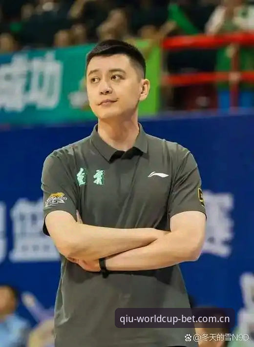 揭秘C罗压力背后的真相：杨鸣一句话，戳破了世界杯前锋的进球焦虑